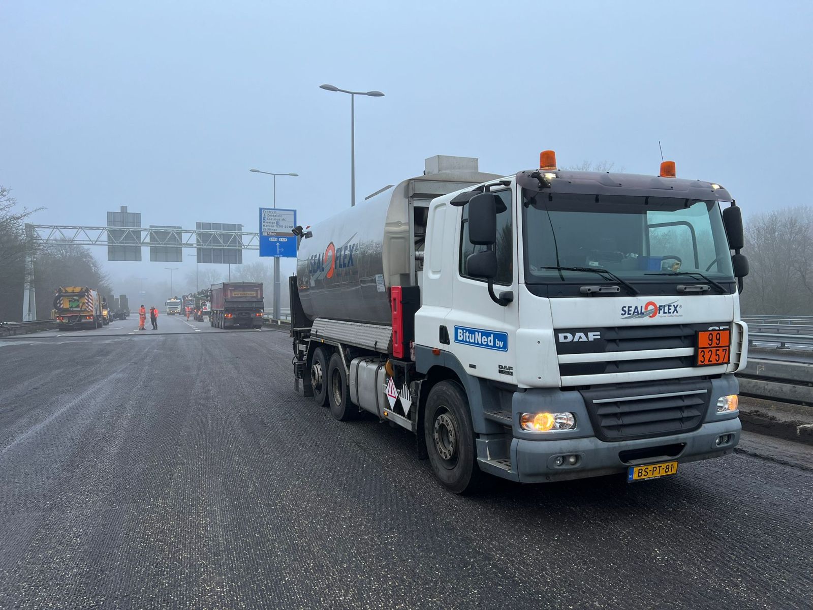 Vrachtwagenchauffeur/machinist kleefauto asfalt 